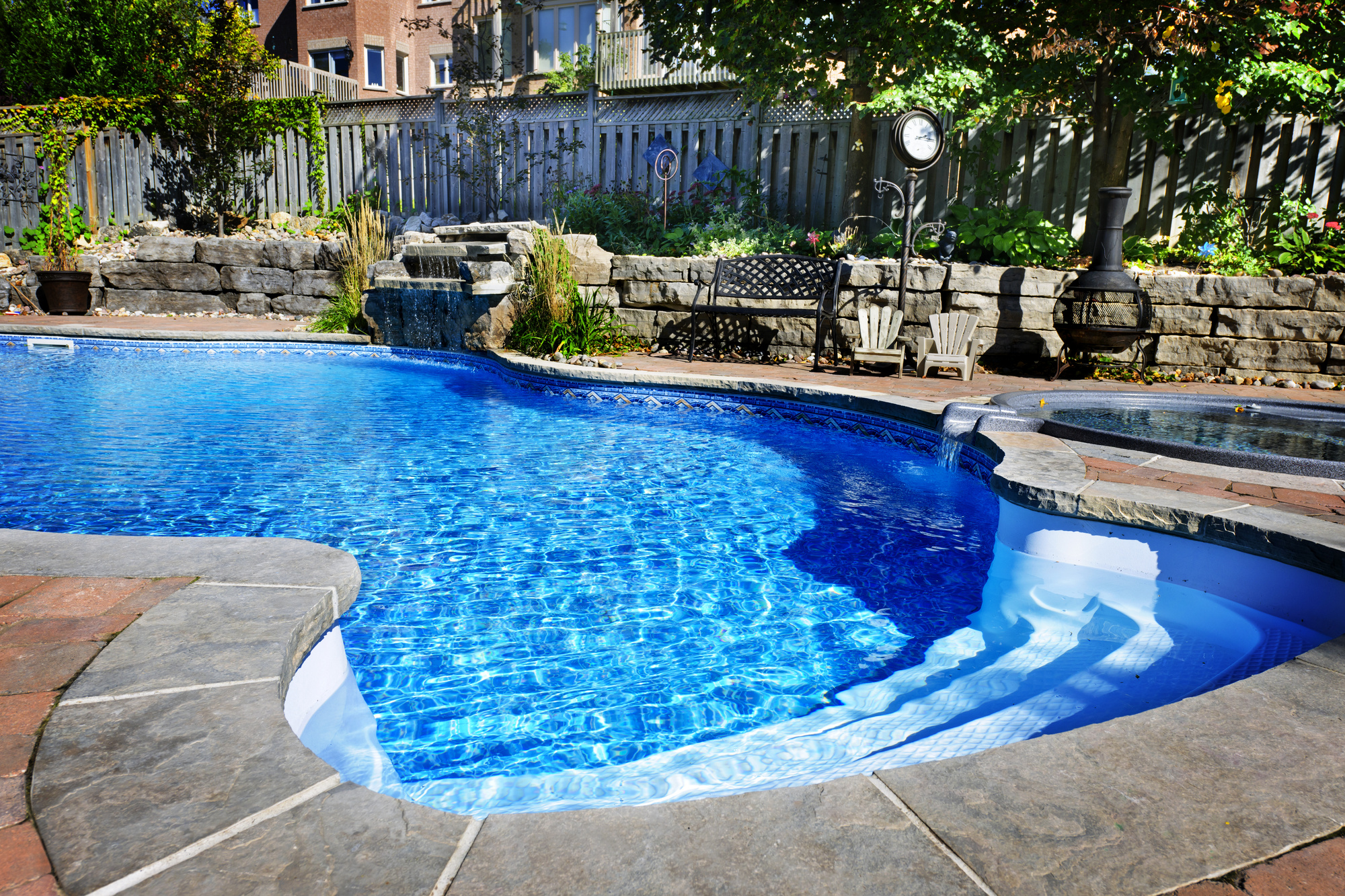 How Do I Choose the Best Custom Pool Builder in My Local Area?