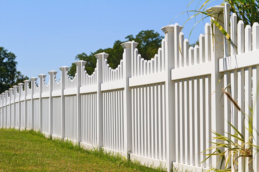Reasons to Hire a Residential Fencing Contractor