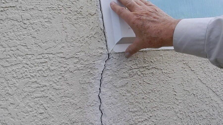 Stucco Problems: 8 Warning Signs To Look Out For
