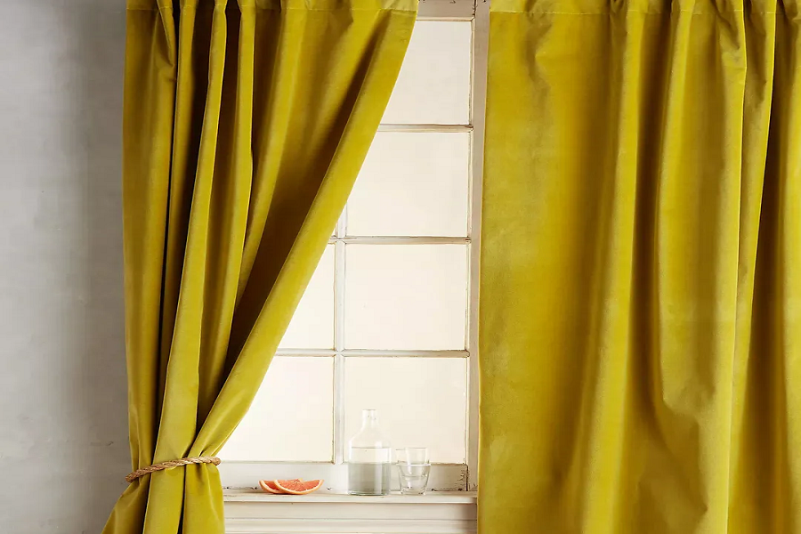How to have the best interior setting by installing silk curtains?