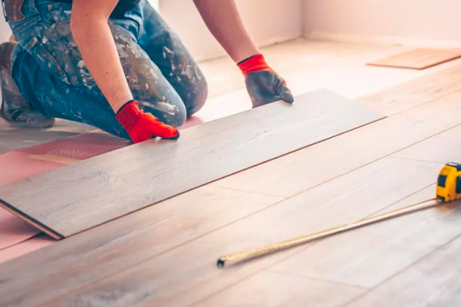 INSTALLATION OF WOODEN FLOORS TO GLUE OR NOT TO GLUE