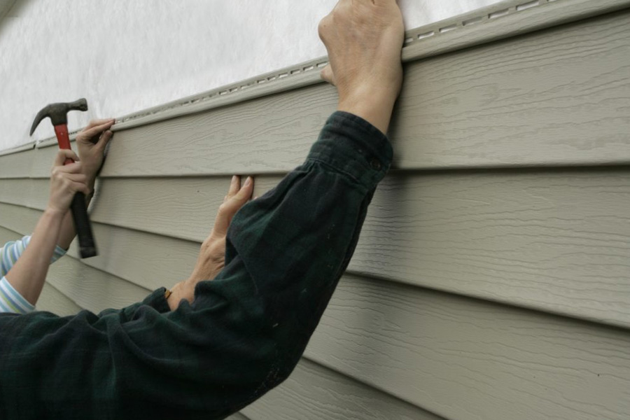 Long Lasting Protection and Curb Appeal Through Professional Siding Replacement In Iowa City