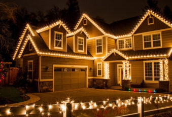 Make Your Holidays Shine With Professional Christmas Light Hanging Service in Arlington