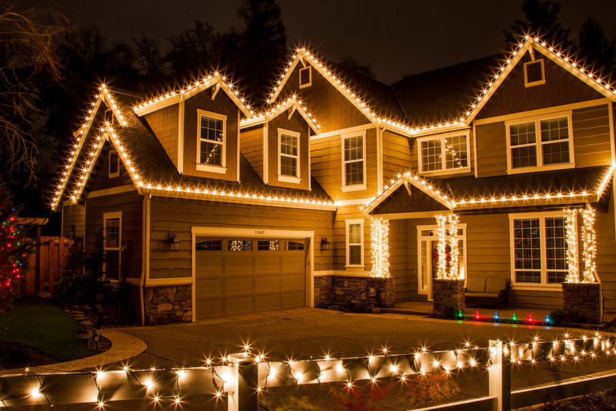 Make Your Holidays Shine With Professional Christmas Light Hanging Service in Arlington